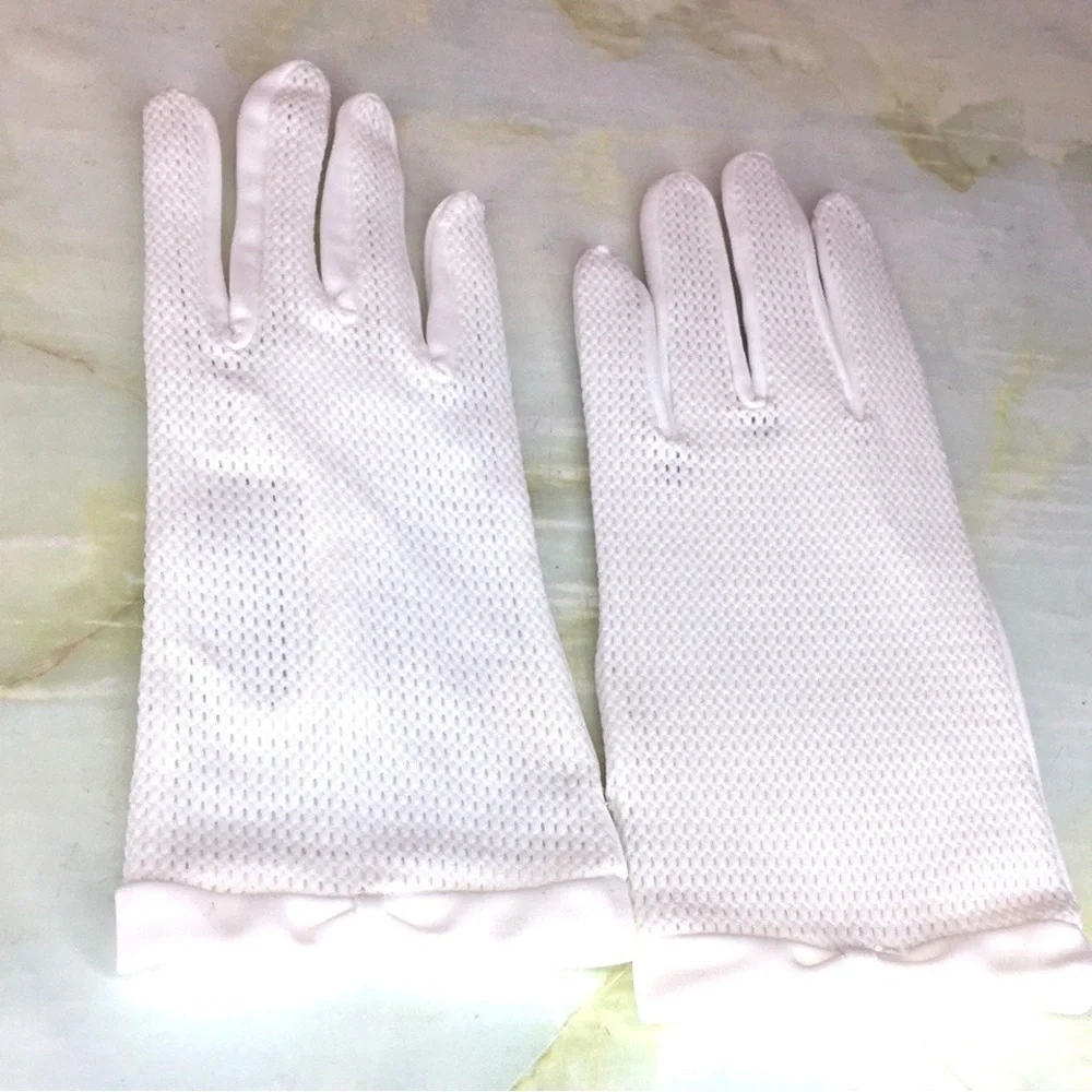 Vintage 60s Short White Mesh Front Stretch Nylon Gloves